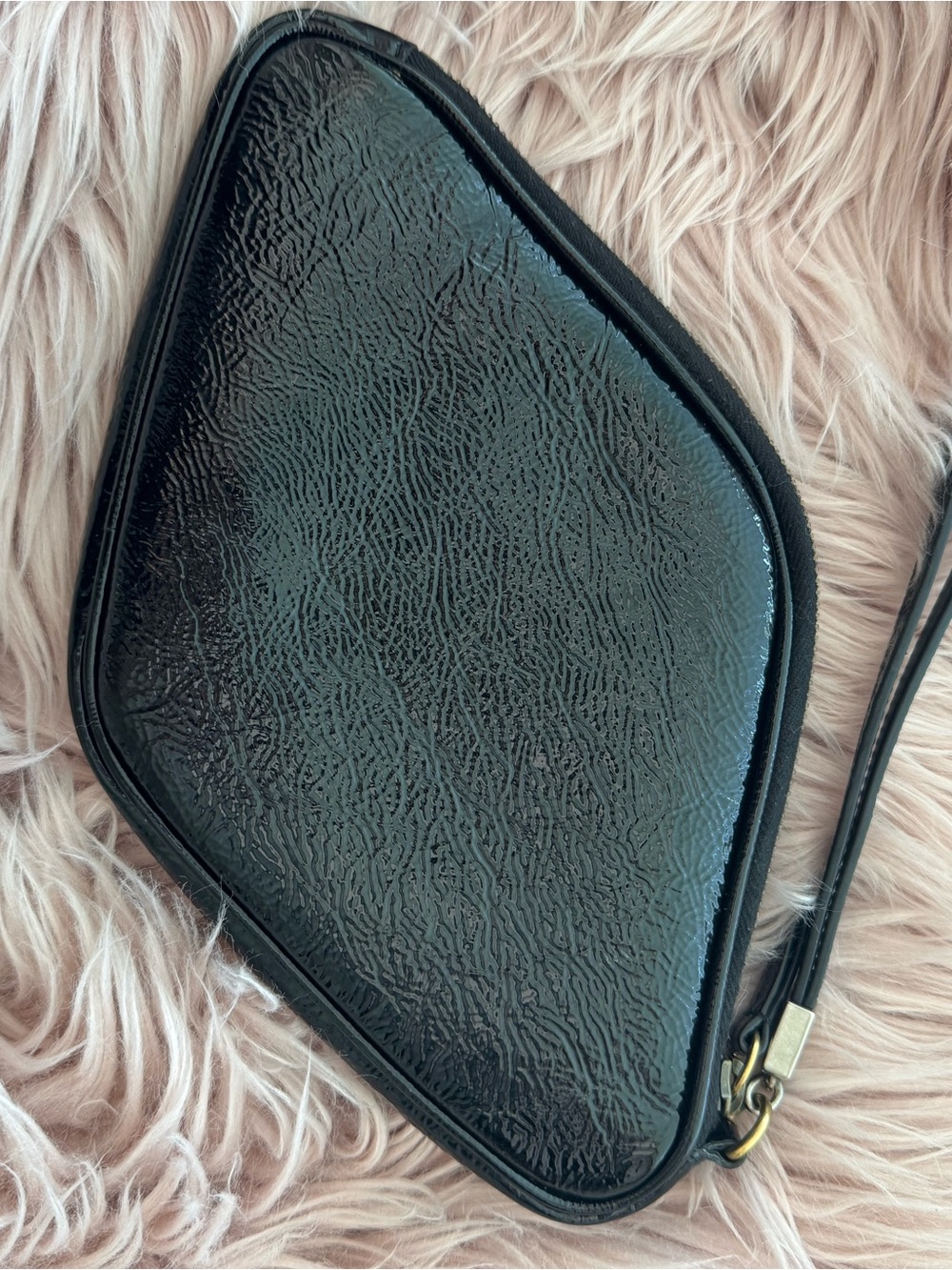 Gucci Black and Yellow patent leather wristlet - Picture 3 of 8